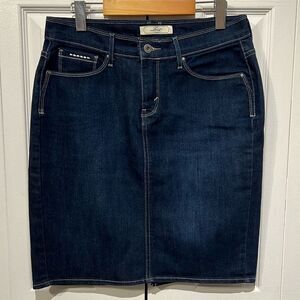 Levi’s Dark Wash Blue‎ Denim Knee Length Jean Skirt Size M/L